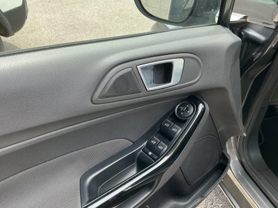 Ford Fiesta 1.4 5 porte Bz.- GPL Black & White Edition (9)