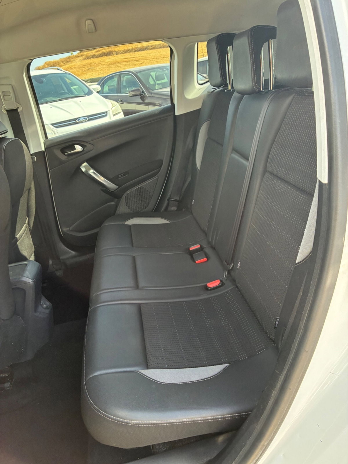 Peugeot 2008 100 Black Matt (12)