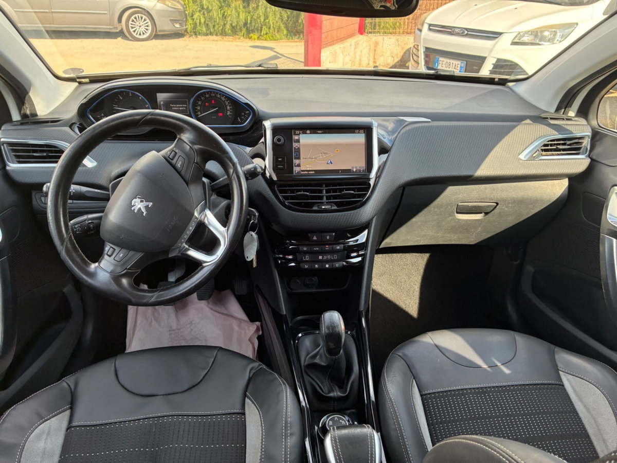 Peugeot 2008 100 Black Matt (13)