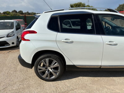Peugeot 2008 100 Black Matt (6)