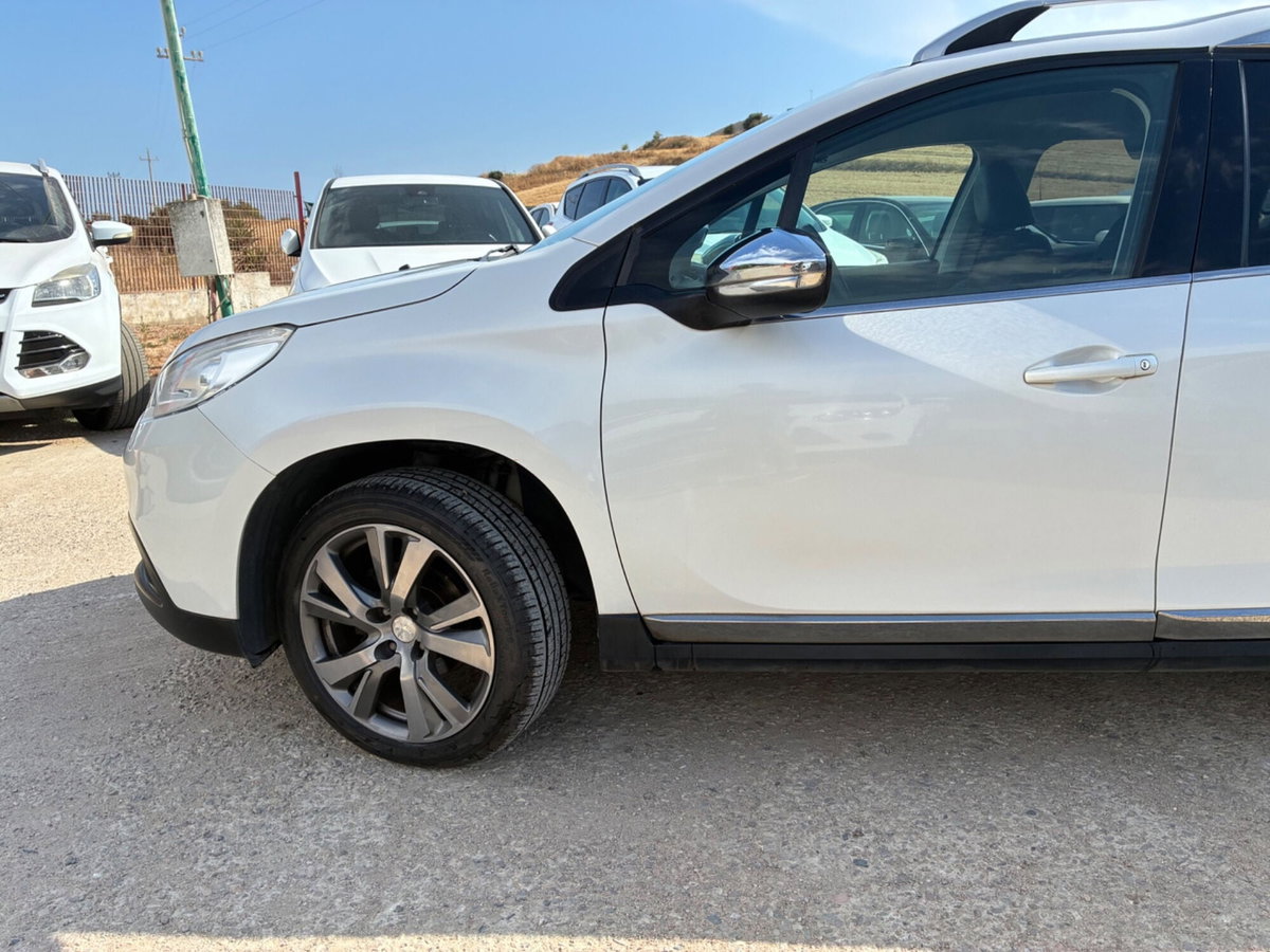 Peugeot 2008 100 Black Matt (8)