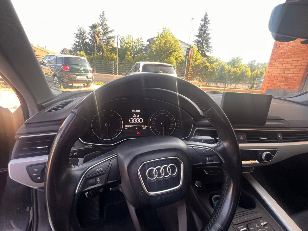Audi A4 Avant 2.0 TDI 150 CV ultra S tronic (17)