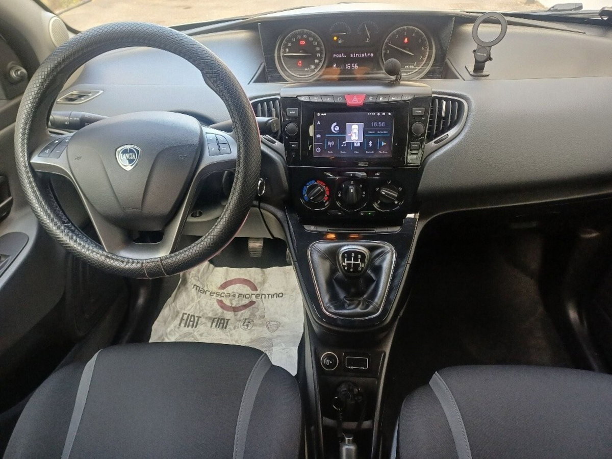 Lancia Ypsilon 1.2 69 CV 5 porte GPL Ecochic Gold (10)