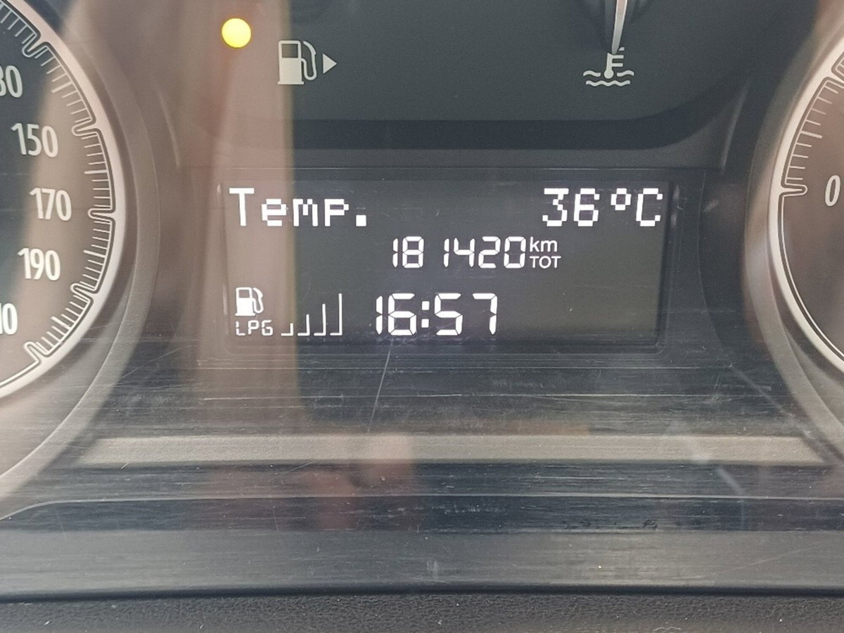 Lancia Ypsilon 1.2 69 CV 5 porte GPL Ecochic Gold (12)