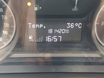 Lancia Ypsilon 1.2 69 CV 5 porte GPL Ecochic Gold (12)