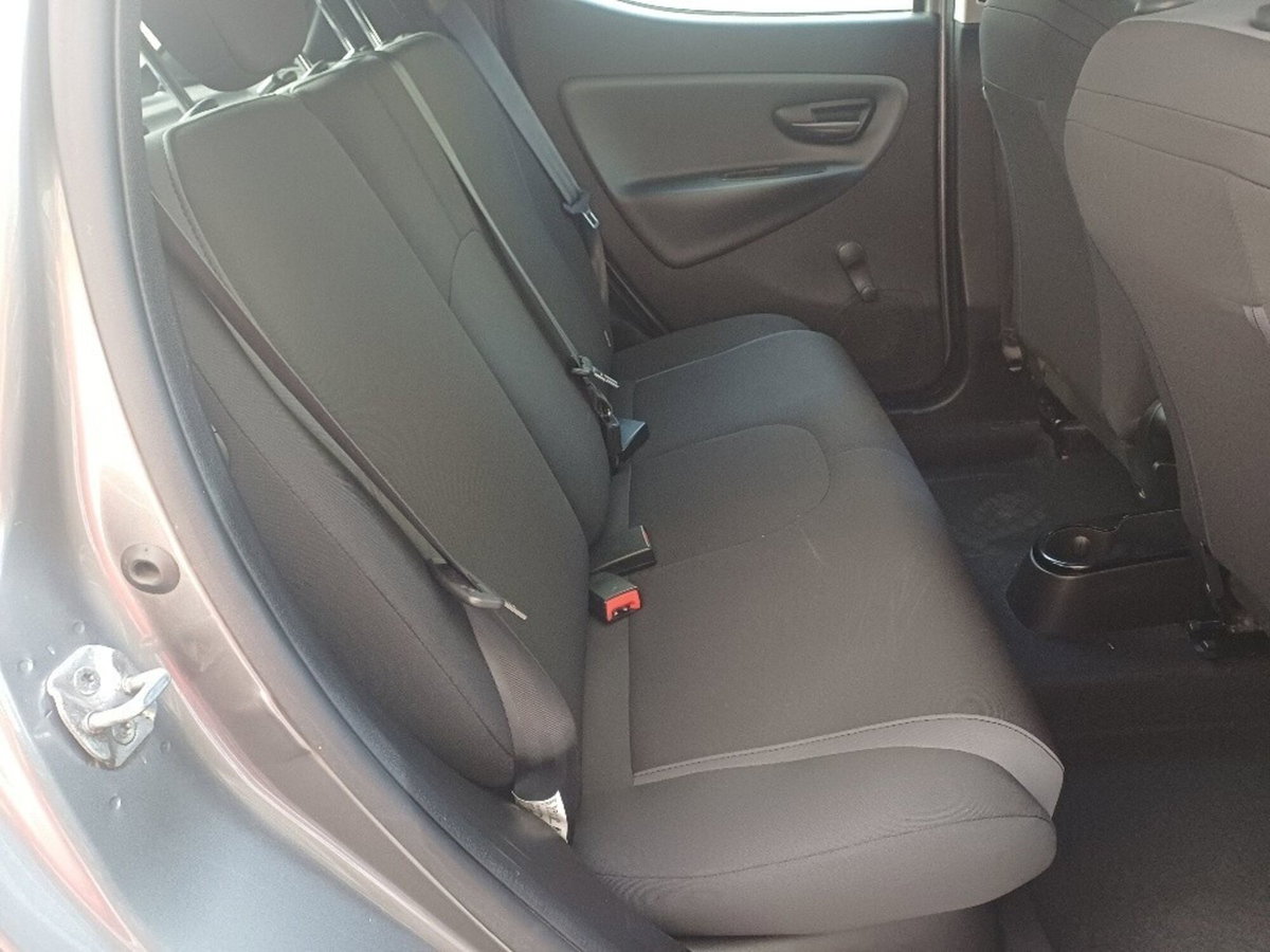 Lancia Ypsilon 1.2 69 CV 5 porte GPL Ecochic Gold (16)