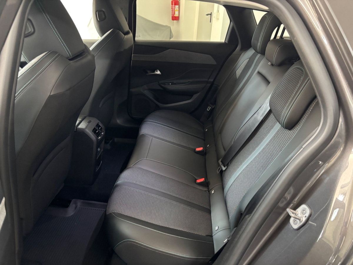 Peugeot 308 SW BlueHDi 130 S&S EAT8 Allure Pack (13)