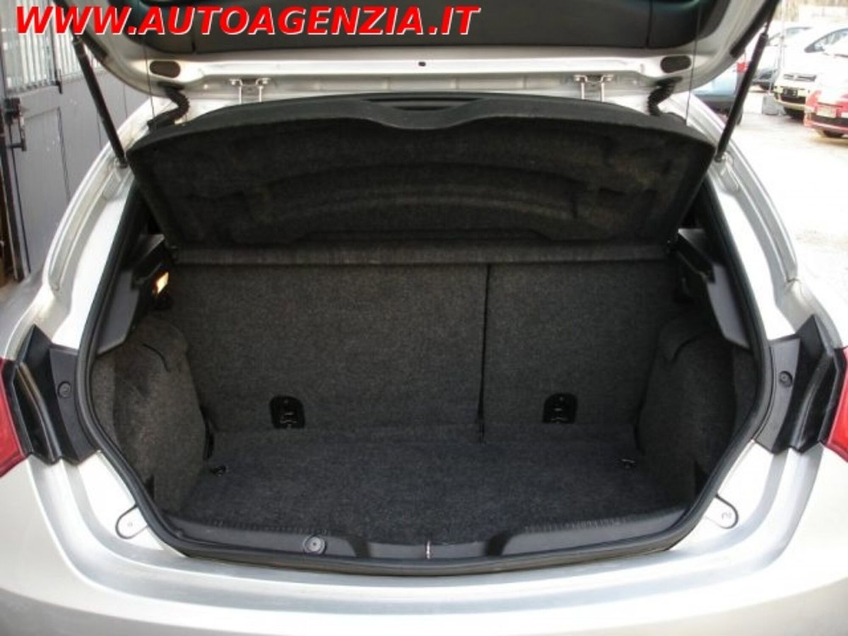 Alfa Romeo Giulietta 2.0 JTDm-2 Distinctive 140cv (14)