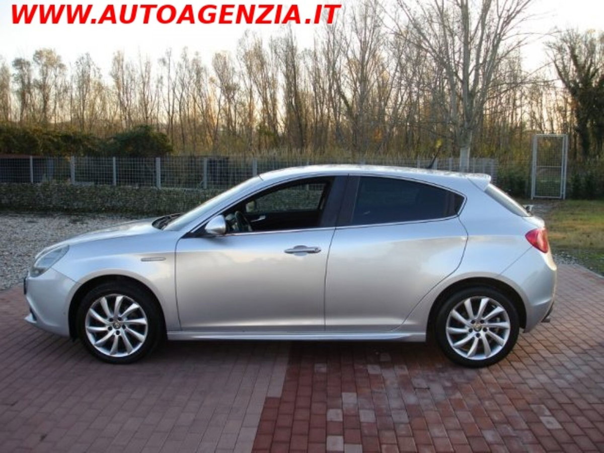 Alfa Romeo Giulietta 2.0 JTDm-2 Distinctive 140cv (4)
