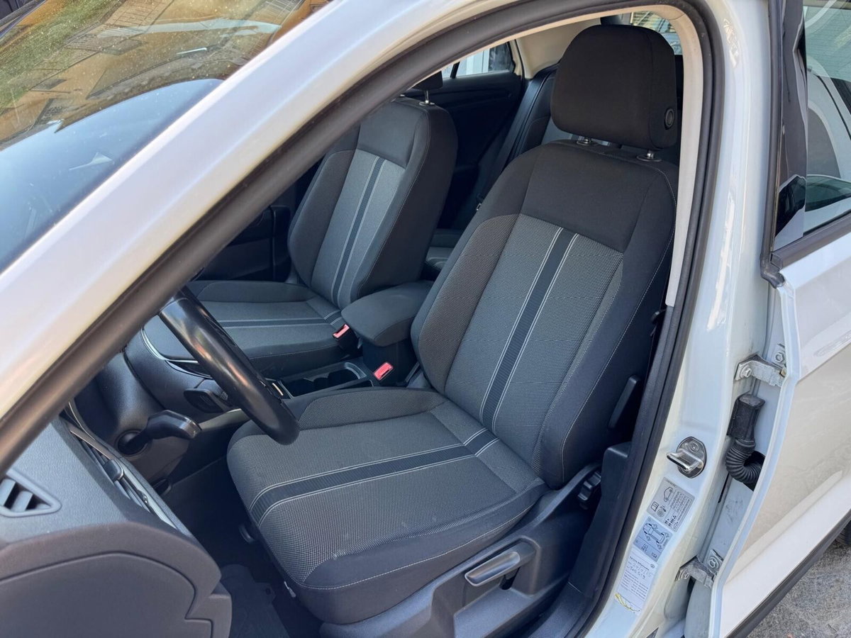 Volkswagen T-Roc 2.0 TDI SCR 150 CV DSG Business BlueMotion Technology (17)