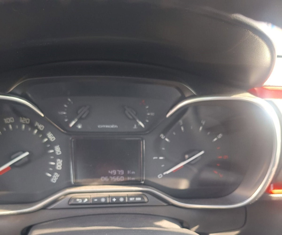 Citroen C3 BlueHDi 100 S&S Shine (10)