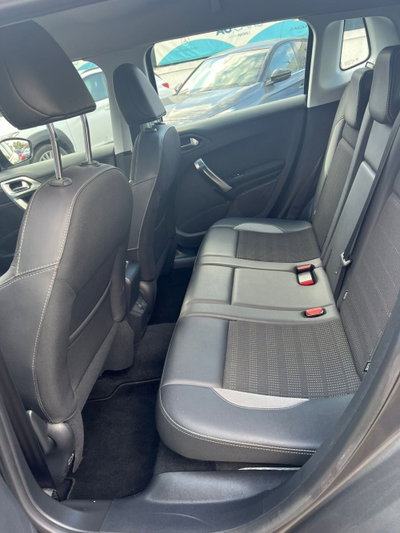 Peugeot 2008 120 EAT6 S&S Allure (16)