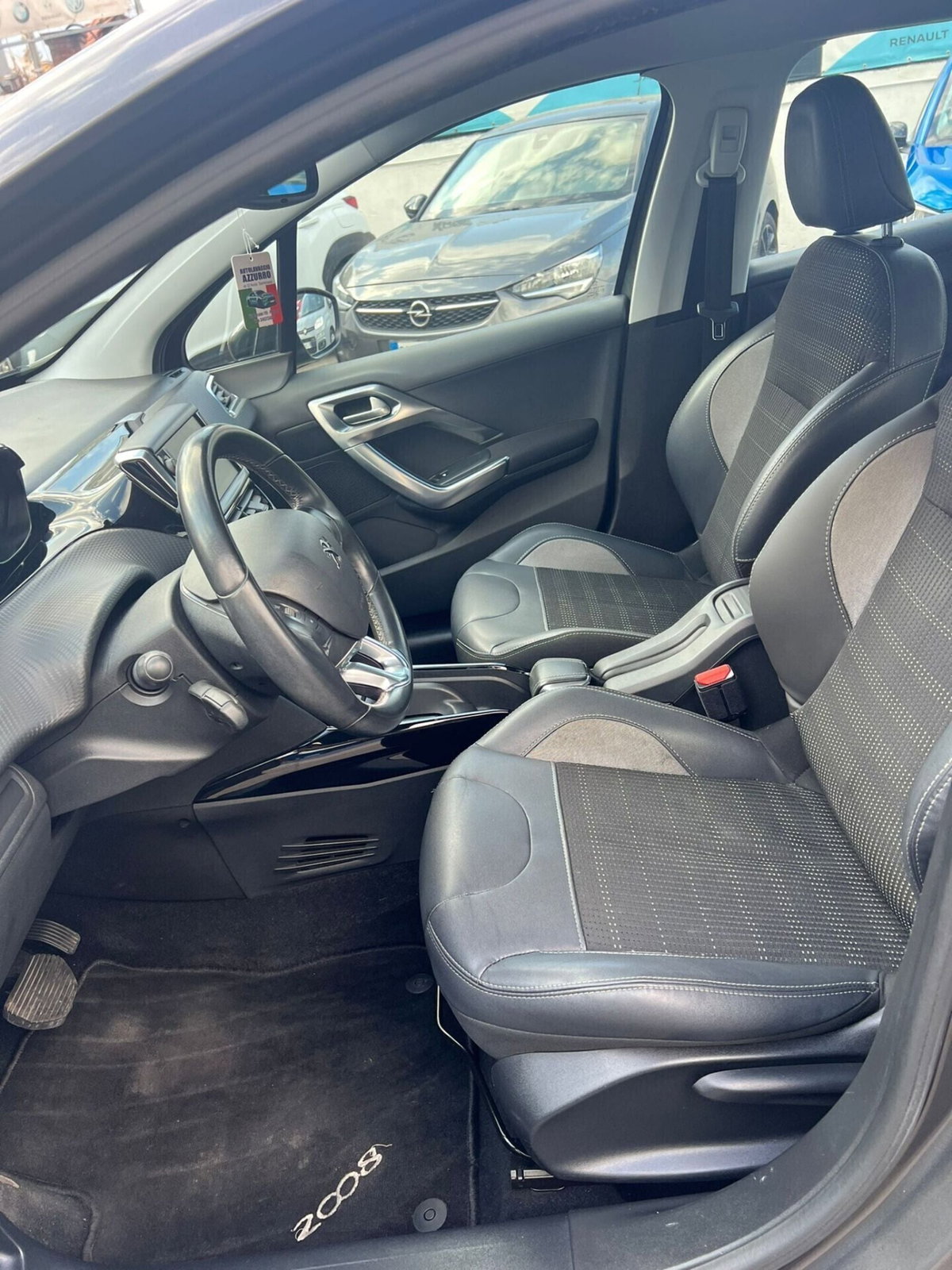 Peugeot 2008 120 EAT6 S&S Allure (7)