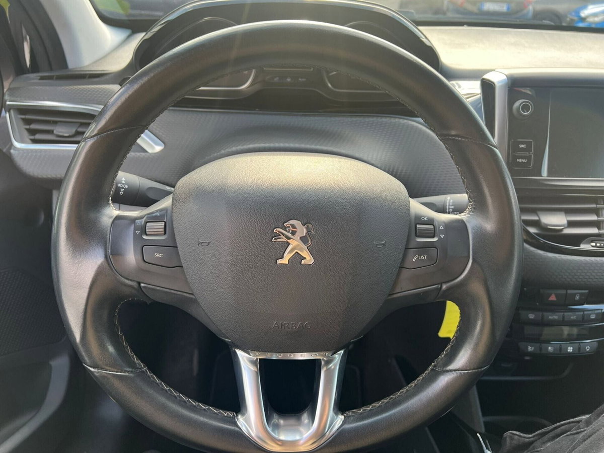 Peugeot 2008 120 EAT6 S&S Allure (9)