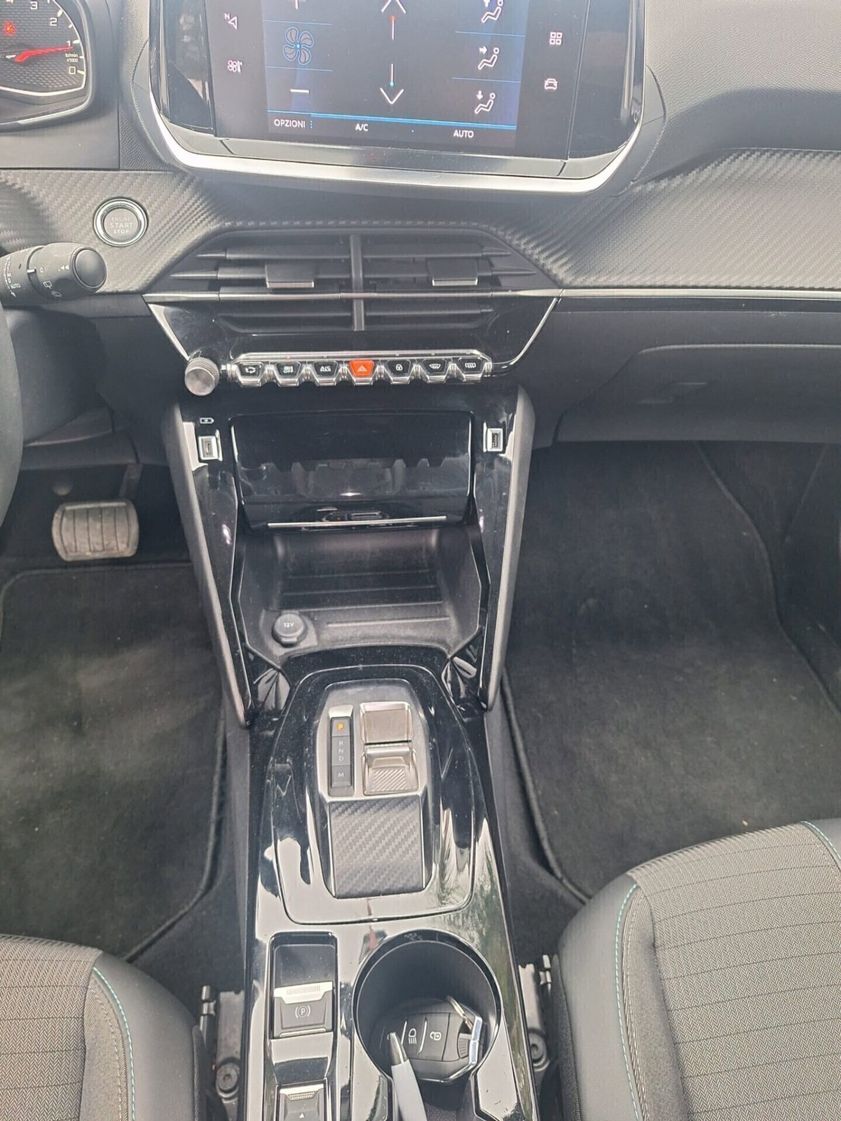 Peugeot 2008 BlueHDi 130 S&S EAT8 Allure Pack (12)