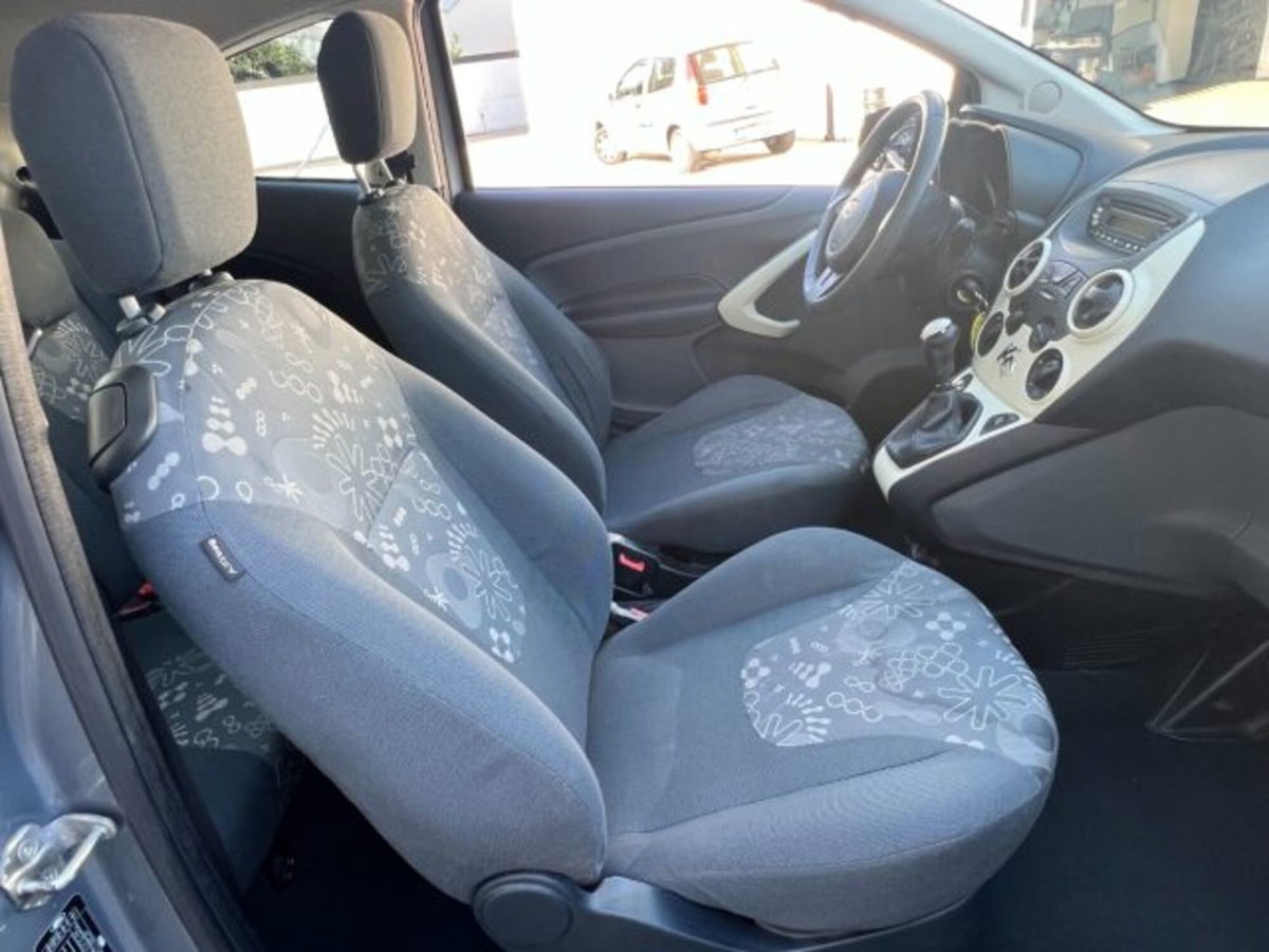 Ford Ka 1.2 8V 69CV Titanium (11)