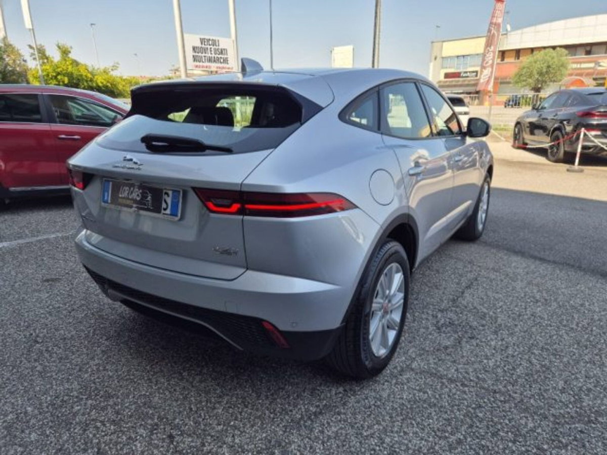 Jaguar E-Pace 2.0D 150 CV AWD aut. R-Dynamic S (4)