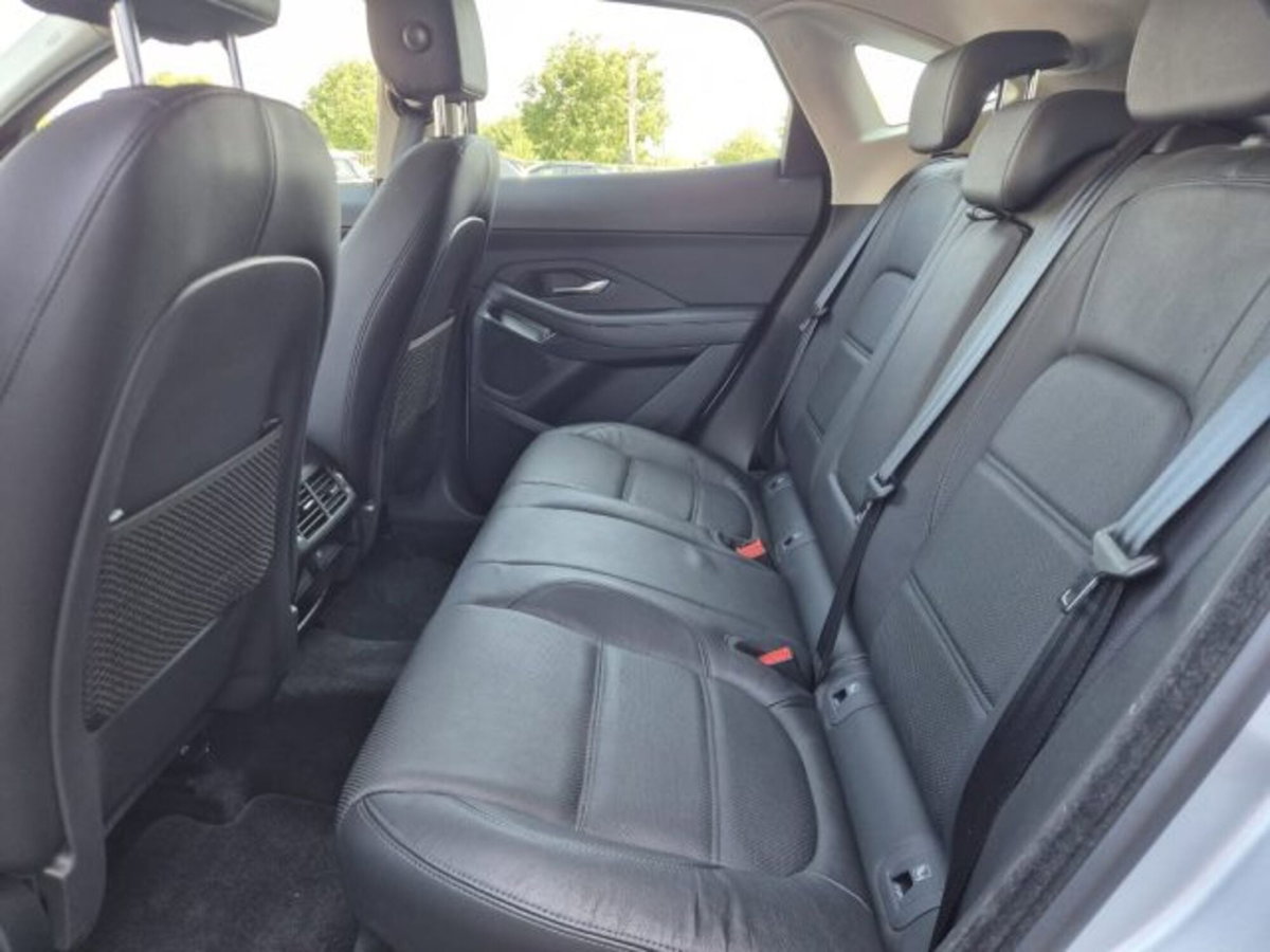 Jaguar E-Pace 2.0D 150 CV AWD aut. R-Dynamic S (8)