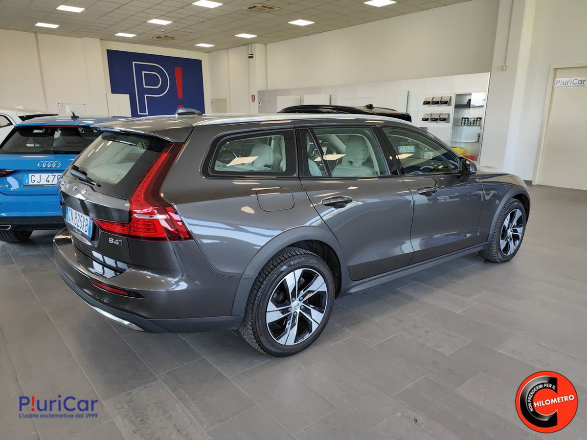 Volvo V60 Cross Country 2.0 b4 Ultimate awd auto (8)