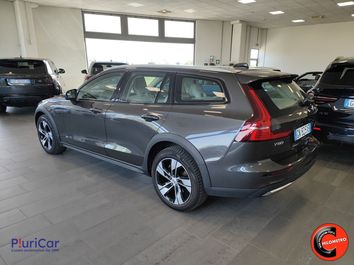 Volvo V60 Cross Country 2.0 b4 Ultimate awd auto (9)