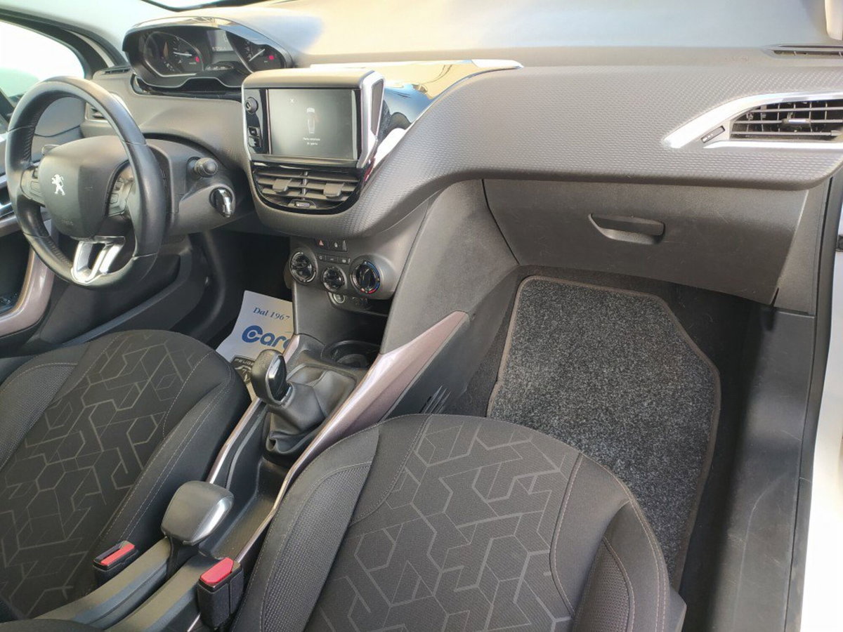 Peugeot 2008 100 Active (18)