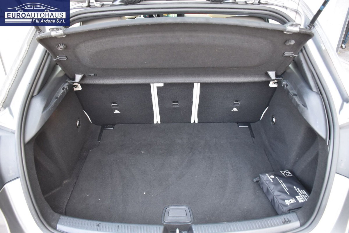 Mercedes-Benz Classe A 180 d Automatic Business (14)