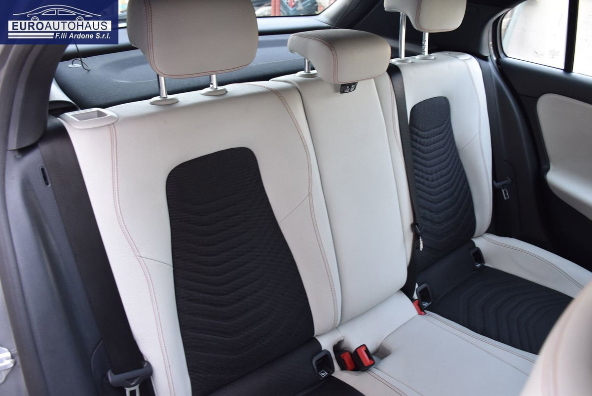 Mercedes-Benz Classe A 180 d Automatic Business (15)