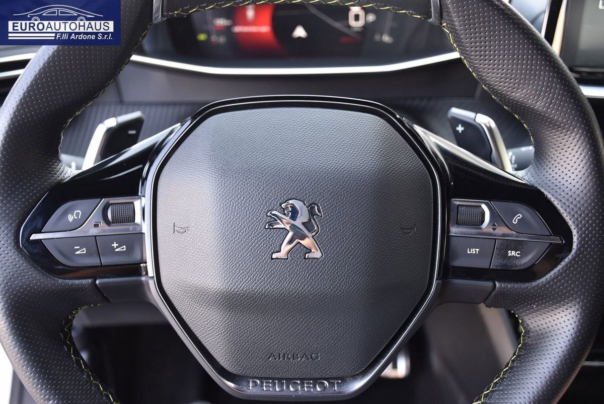 Peugeot 2008 BlueHDi 130 S&S EAT8 GT Line (15)