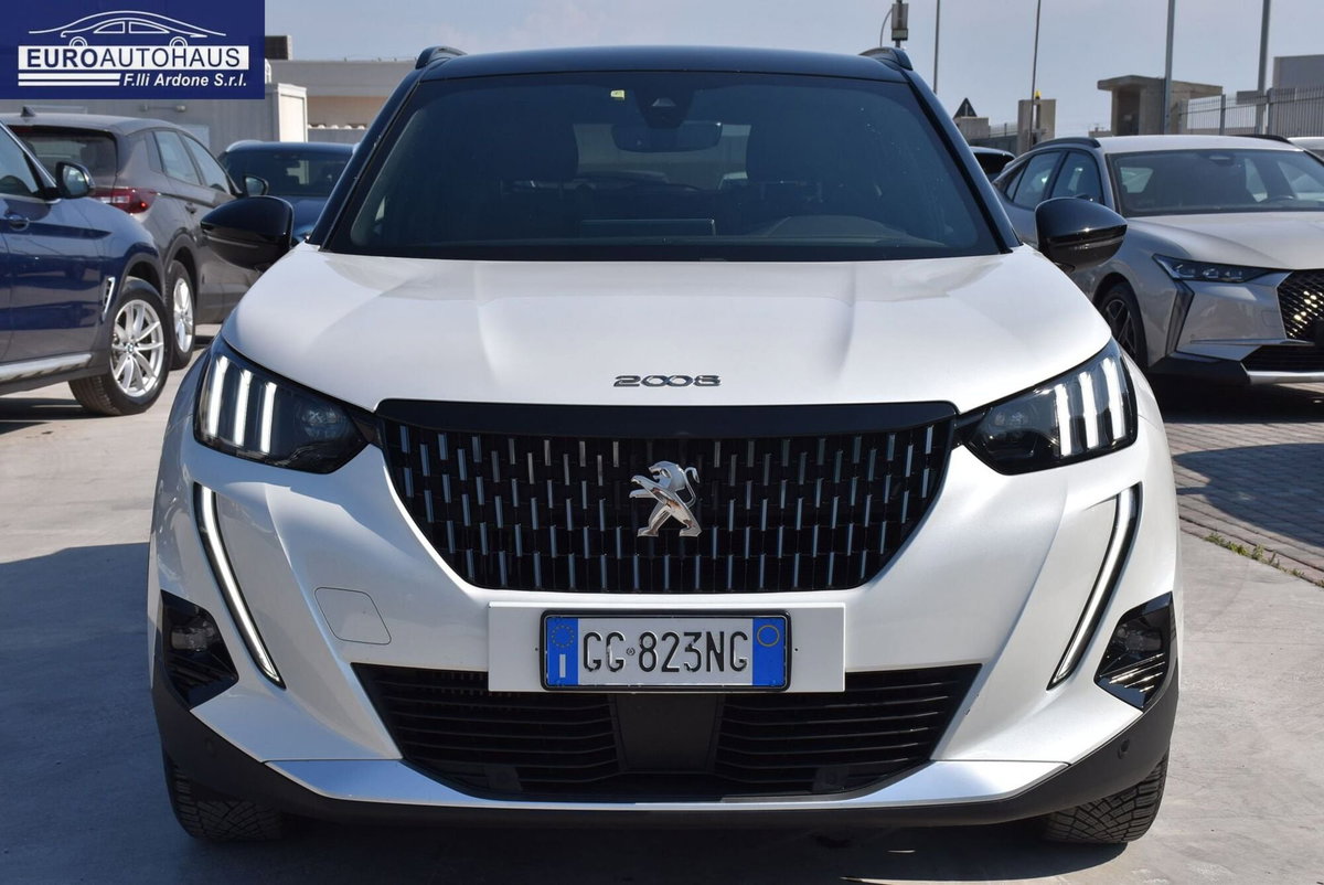 Peugeot 2008 BlueHDi 130 S&S EAT8 GT Line (2)