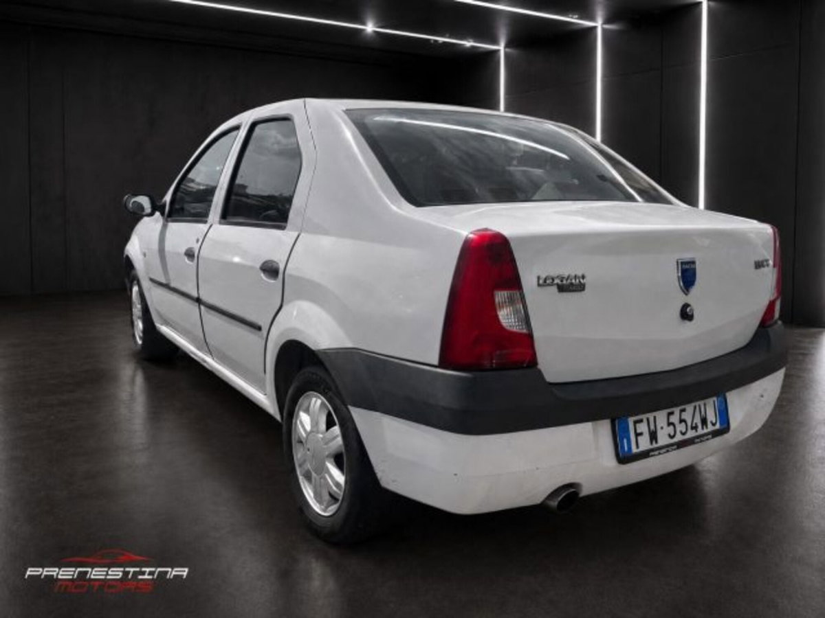 Dacia Logan 1.6 Lauréate (3)