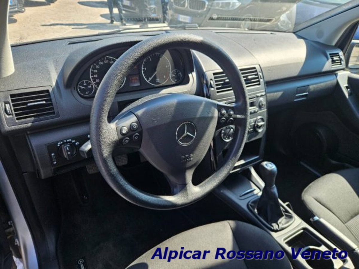 Mercedes-Benz Classe A 180 CDI Elegance (9)