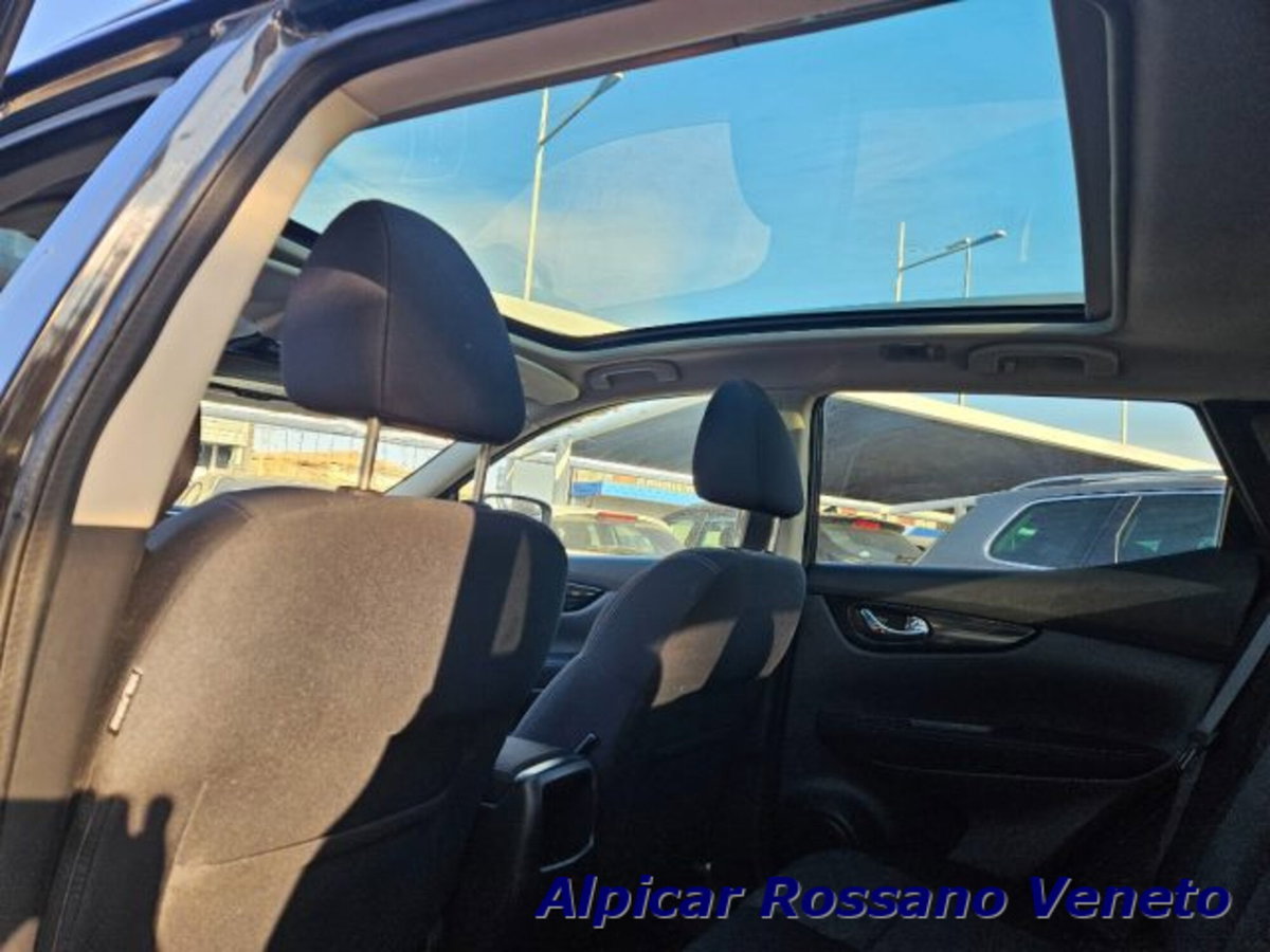 Nissan Qashqai 1.5 dCi Tekna (17)