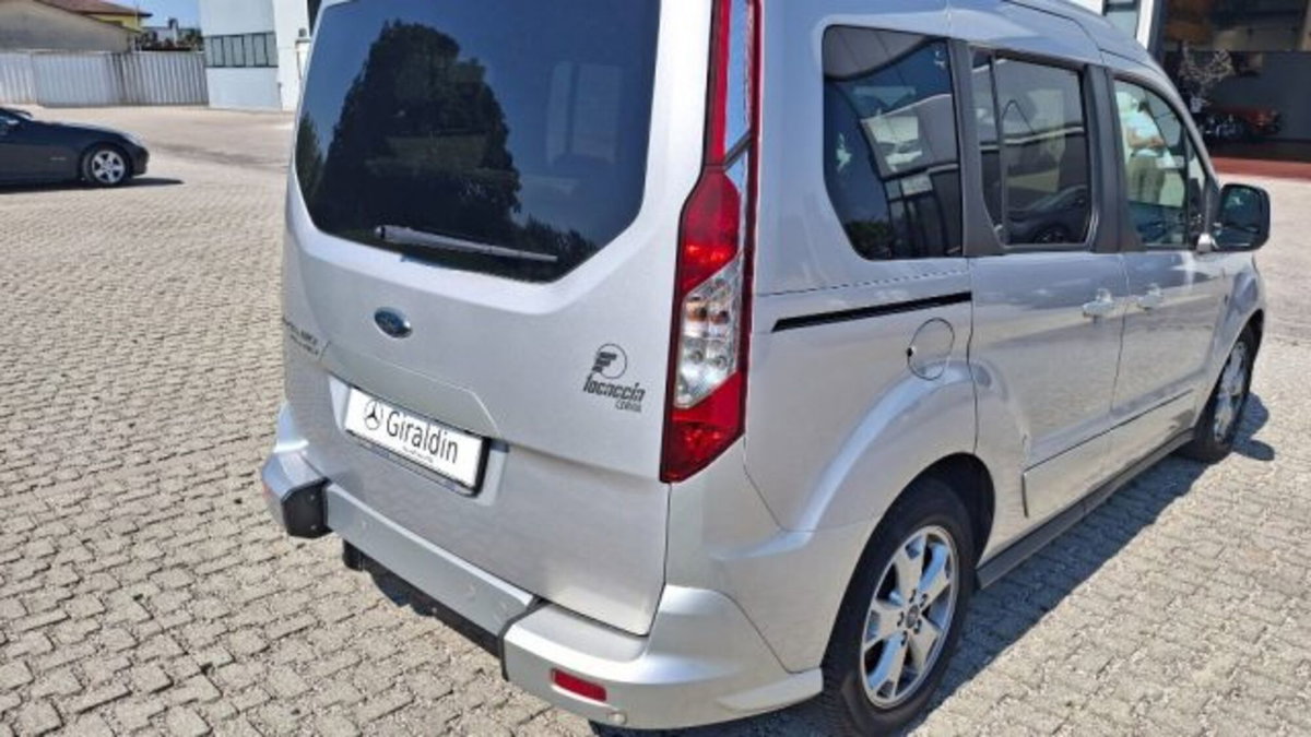 Ford Tourneo Connect 1.5 TDCi 120 CV Powershift Titanium (2)