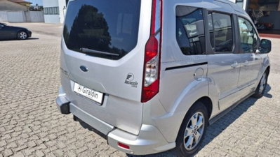 Ford Tourneo Connect 1.5 TDCi 120 CV Powershift Titanium (2)