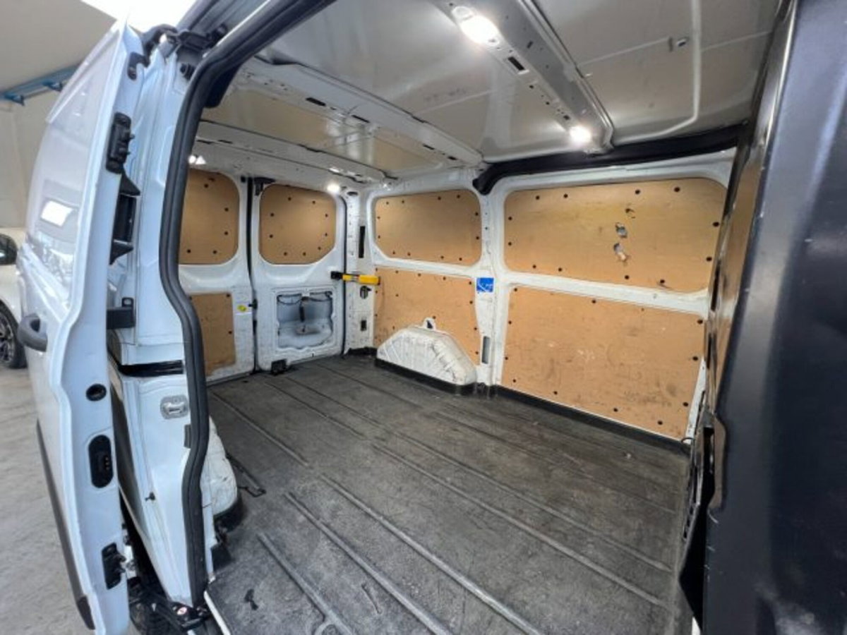 Ford Transit Custom Furgone 280 2.0 EcoBlue 130 PC Furgone Trend (14)