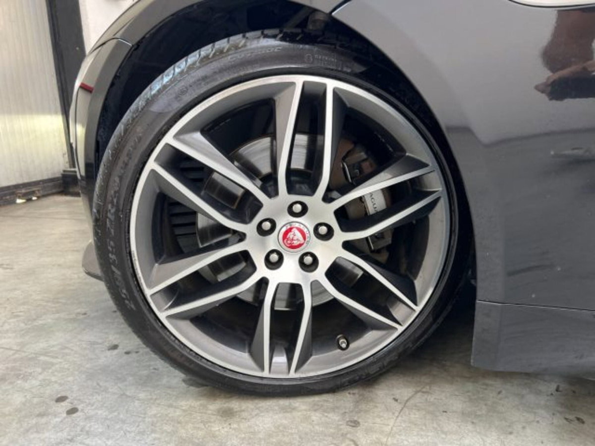 Jaguar F-Type Coupé 2.0 aut. Coupé R-Dynamic Black (4)