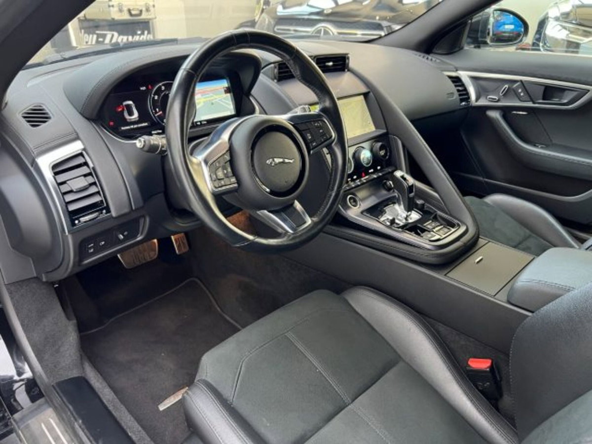 Jaguar F-Type Coupé 2.0 aut. Coupé R-Dynamic Black (5)