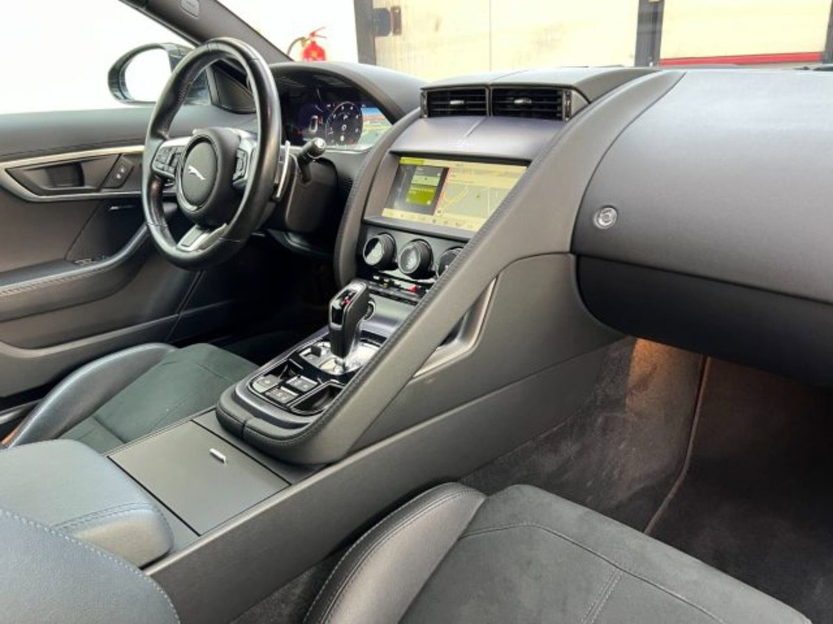 Jaguar F-Type Coupé 2.0 aut. Coupé R-Dynamic Black (6)