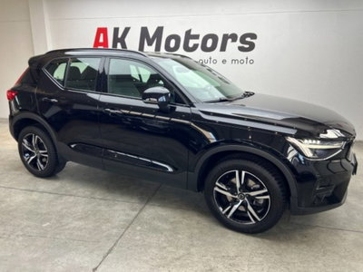 Volvo XC40 B3 automatico Plus Dark (8)