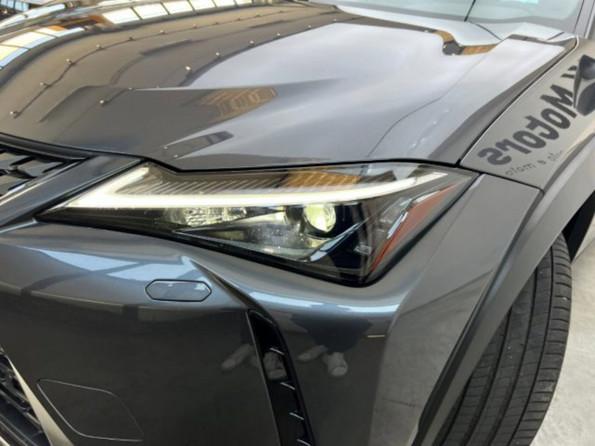 Lexus UX 300e 72,8kWh Luxury (17)