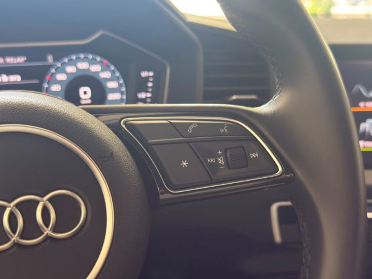 Audi A1 citycarver 30 TFSI Identity Contrast (13)