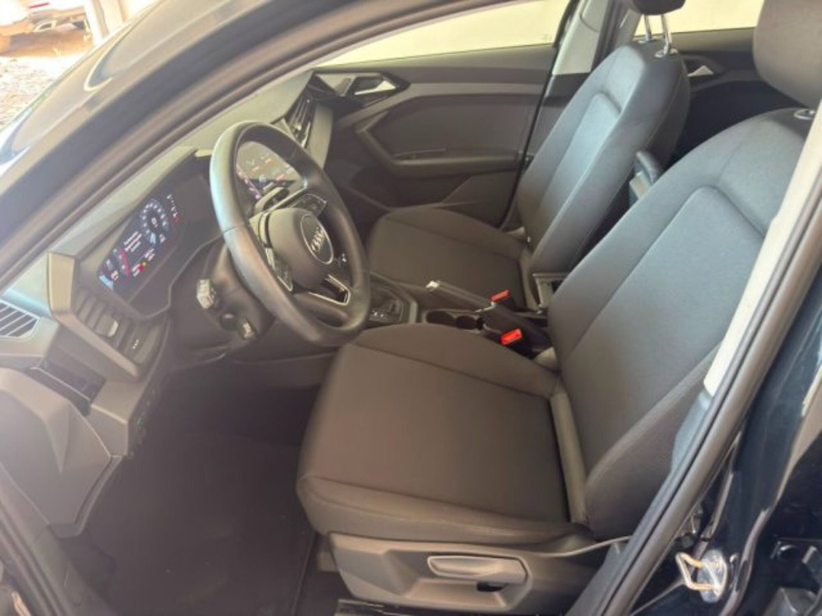 Audi A1 citycarver 30 TFSI Identity Contrast (8)