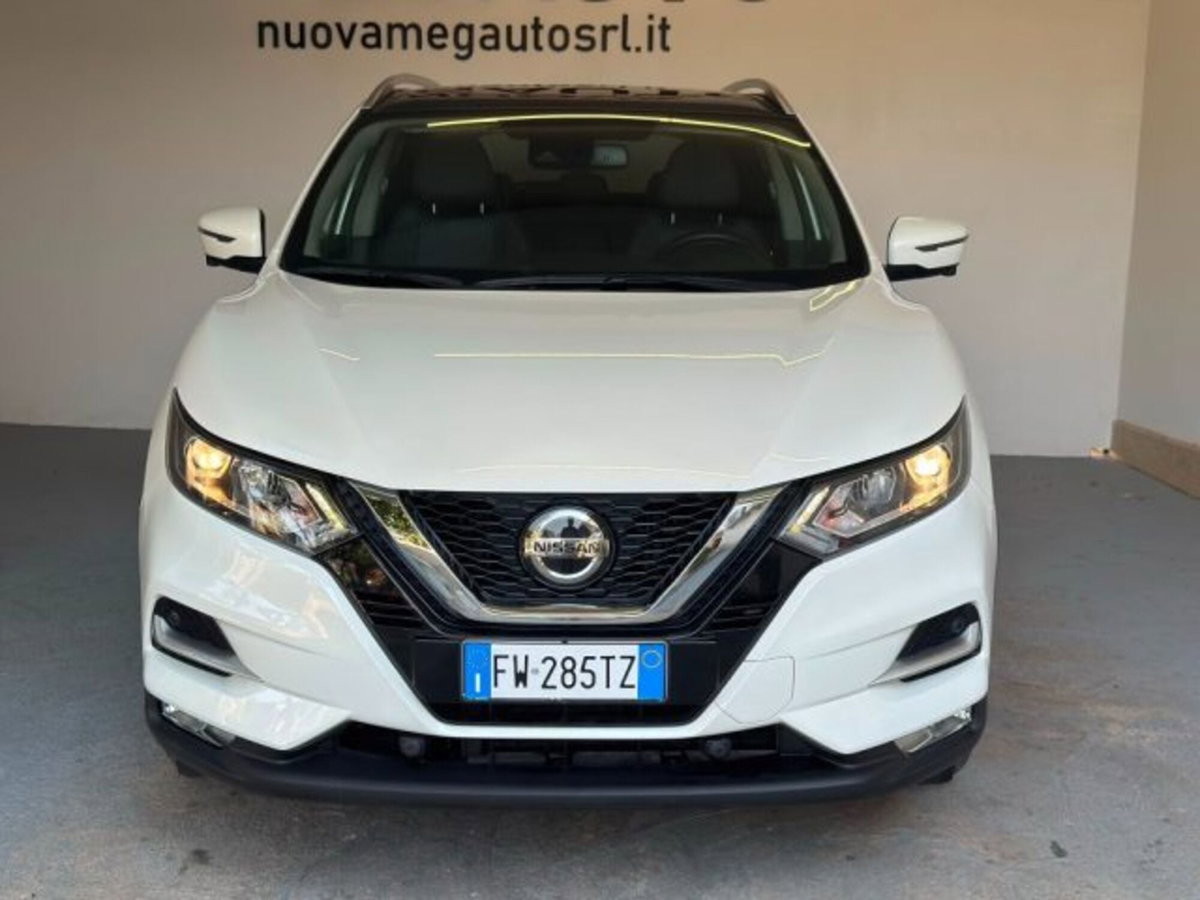 Nissan Qashqai 1.3 DIG-T 140 CV Tekna (3)