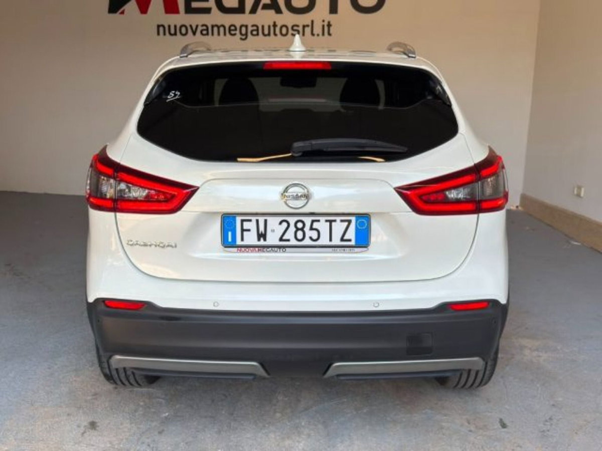 Nissan Qashqai 1.3 DIG-T 140 CV Tekna (6)