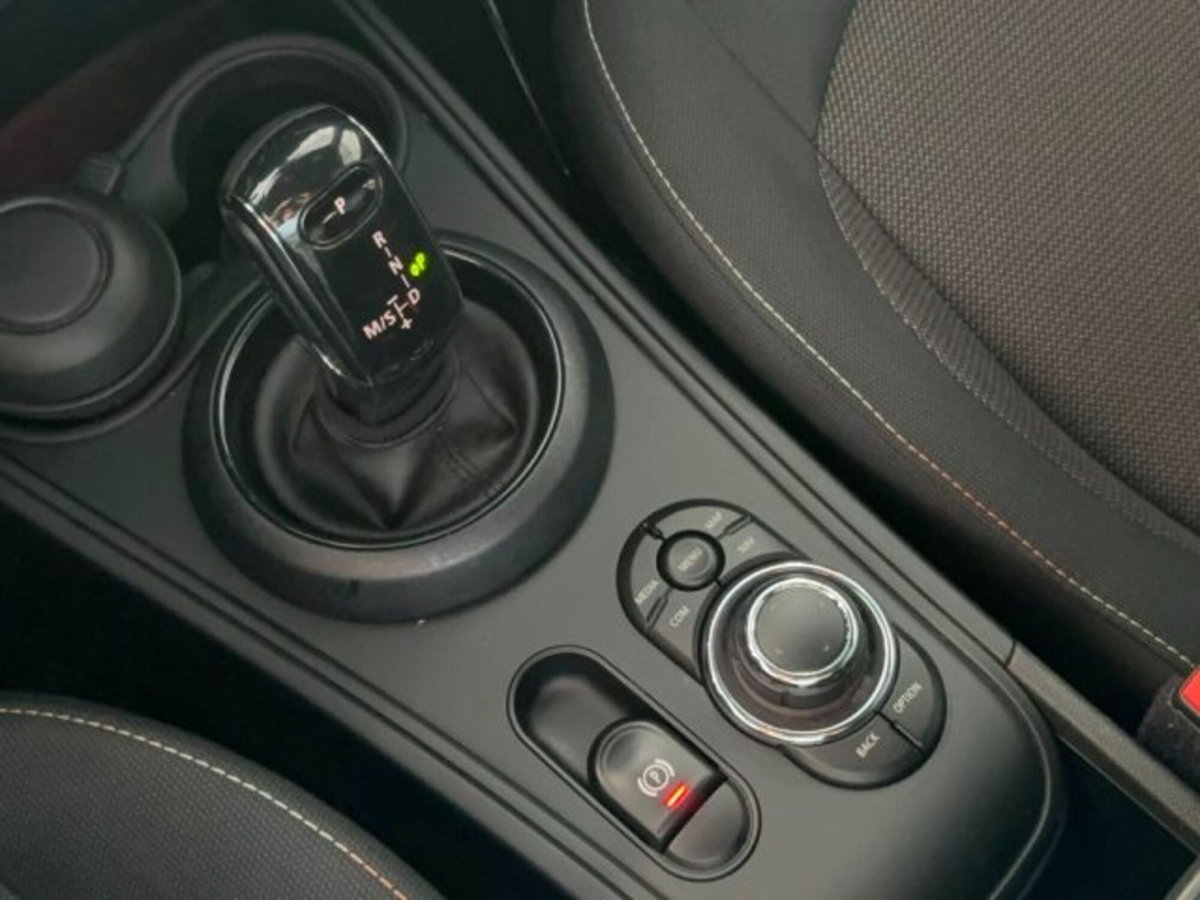 MINI Mini Countryman 2.0 Cooper D Essential Countryman (16)