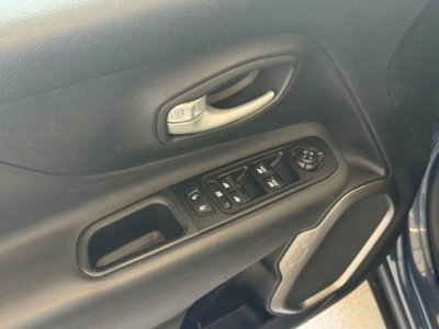 Jeep Renegade 1.6 Mjt 130 CV Limited (17)