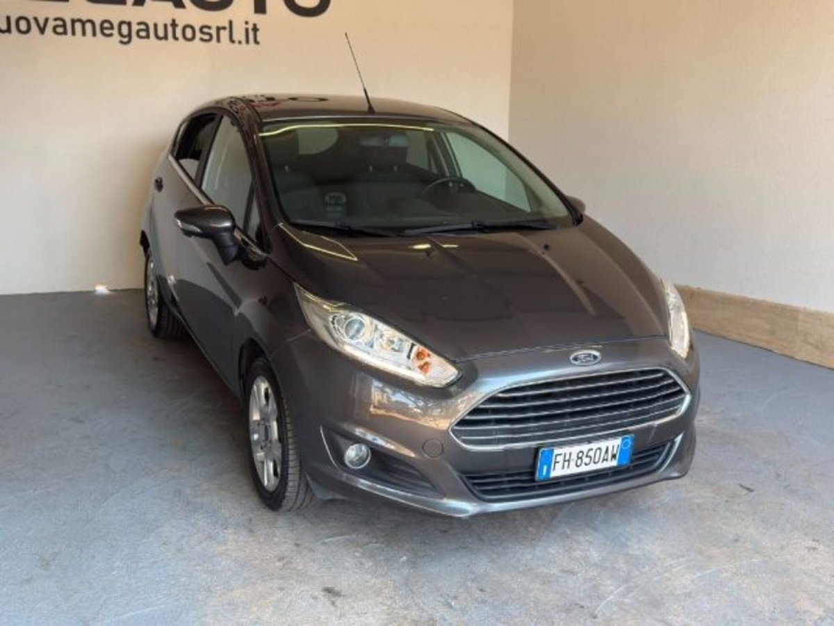 Ford Fiesta 1.4 3p. Bz.- GPL Titanium (2)
