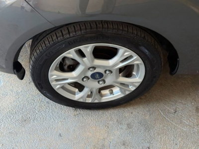 Ford Fiesta 1.4 3p. Bz.- GPL Titanium (20)