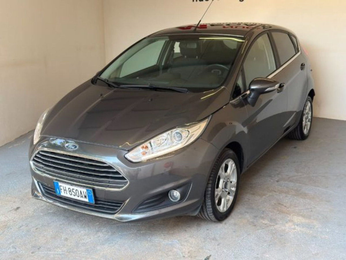 Ford Fiesta 1.4 3p. Bz.- GPL Titanium (4)
