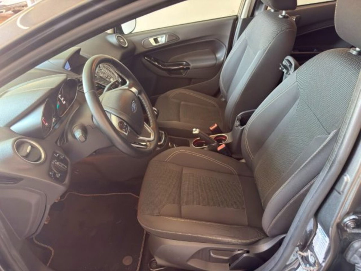 Ford Fiesta 1.4 3p. Bz.- GPL Titanium (8)